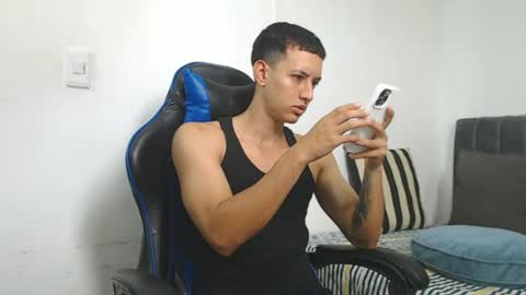 Snapshot of jake_shadow14 chatting on 07.09.26 Hi guys im new 3 online show from 07.09.26