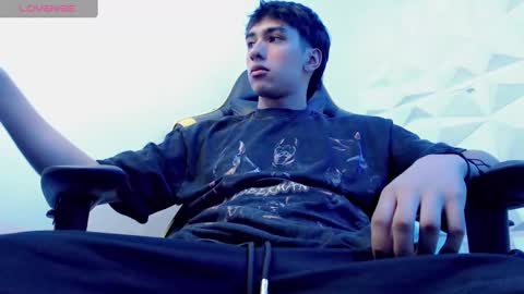 jake_tripp online show from 01.03.25