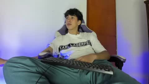 Snapshot of jake_tripp__ chatting on 03.27.26 jake online show from 03.27.26