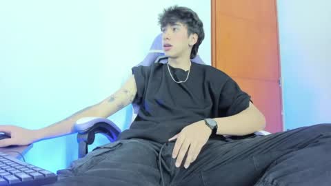 Snapshot of jake_tripp__ chatting on 04.02.26 jake online show from 04.02.26