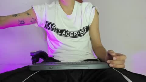 Snapshot of jake_tripp__ chatting on 05.18.26 jake online show from 05.18.26