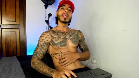 Snapshot of jakee_brown chatting on 01.23.25 Santiago online show from 01.23.25