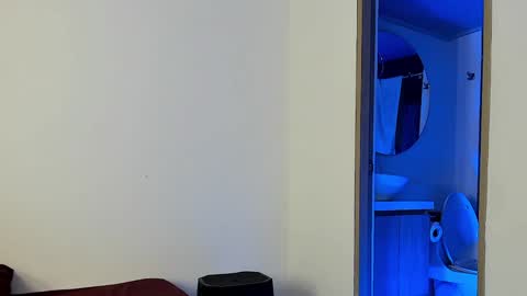 Snapshot of jakee_brown chatting on 02.08.25 Santiago online show from 02.08.25