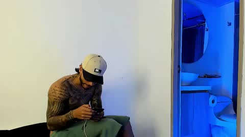 Snapshot of jakee_brown chatting on 02.10.25 Santiago online show from 02.10.25