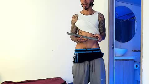 Snapshot of jakee_brown chatting on 02.15.25 Santiago online show from 02.15.25