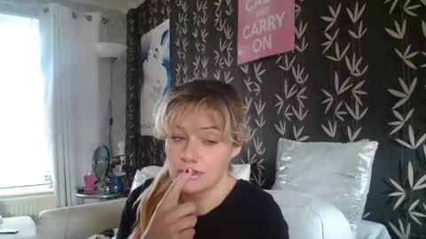 Snapshot of jakkilouise chatting on 03.12.25 JAKKI LOUISE pornstar online show from 03.12.25