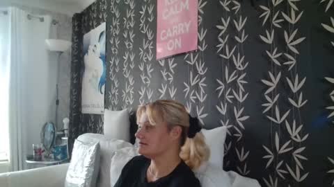 Snapshot of jakkilouise chatting on 09.10.25 JAKKI LOUISE pornstar online show from 09.10.25
