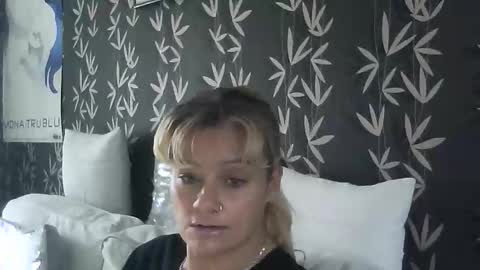 Snapshot of jakkilouise chatting on 11.06.25 JAKKI LOUISE pornstar online show from 11.06.25