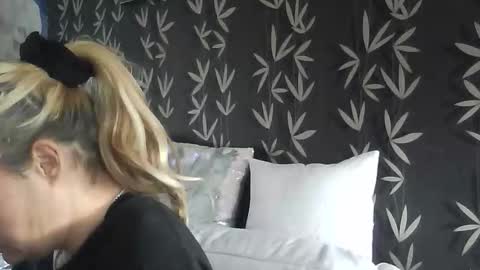 Snapshot of jakkilouise chatting on 11.18.25 JAKKI LOUISE pornstar online show from 11.18.25