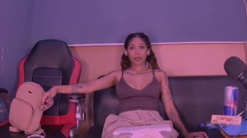 Snapshot of jamaicanbabex chatting on 12.30.24 jamaicanbabex online show from 12.30.24