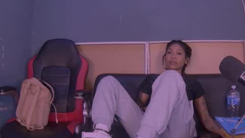 Snapshot of jamaicanbabex chatting on 01.06.25 jamaicanbabex online show from 01.06.25