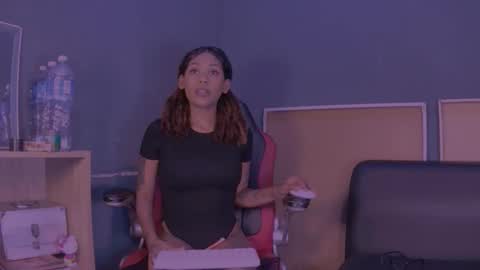 Snapshot of jamaicanbabex chatting on 01.15.25 jamaicanbabex online show from 01.15.25