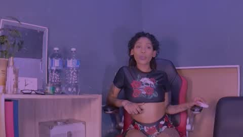 Snapshot of jamaicanbabex chatting on 02.05.25 jamaicanbabex online show from 02.05.25