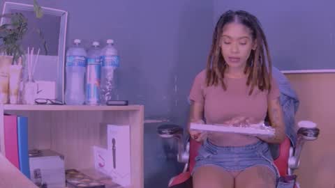 Snapshot of jamaicanbabex chatting on 02.13.25 jamaicanbabex online show from 02.13.25