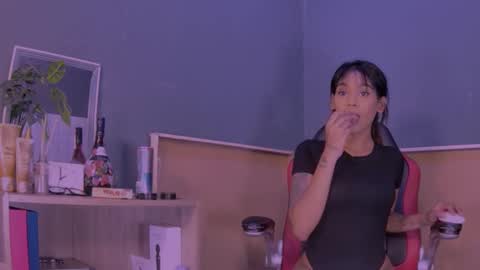 Snapshot of jamaicanbabex chatting on 02.19.25 jamaicanbabex online show from 02.19.25