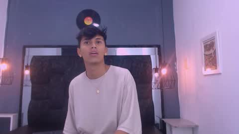 Snapshot of james_and_kenet chatting on 03.02.26 James y Kenet online show from 03.02.26