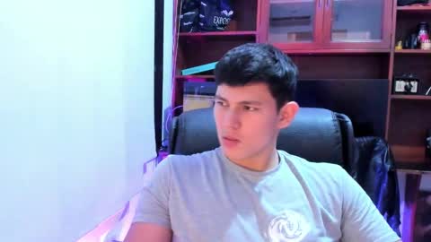Snapshot of james_cr chatting on 02.01.25 james_cr online show from 02.01.25