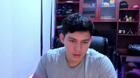 Snapshot of james_cr chatting on 02.01.25 james_cr online show from 02.01.25