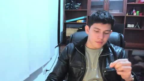 Snapshot of james_cr chatting on 02.02.25 james_cr online show from 02.02.25