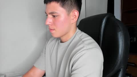 Snapshot of james_cr chatting on 02.21.25 james_cr online show from 02.21.25