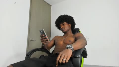 Snapshot of james_makony_1 chatting on 12.04.24 james_makony_1 online show from 12.04.24