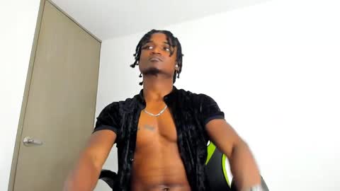 Snapshot of james_makony_1 chatting on 01.02.25 james_makony_1 online show from 01.02.25