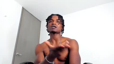 Snapshot of james_makony_1 chatting on 01.03.25 james_makony_1 online show from 01.03.25