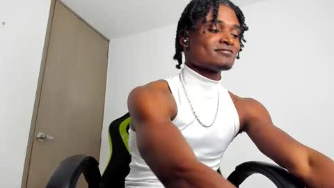 Snapshot of james_makony_1 chatting on 01.04.25 james_makony_1 online show from 01.04.25