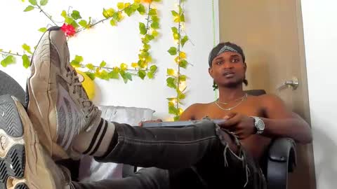 Snapshot of james_makony_1 chatting on 03.06.25 james_makony_1 online show from 03.06.25