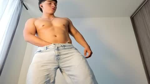 Snapshot of james_silva1 chatting on 04.27.26 james_silva1 online show from 04.27.26