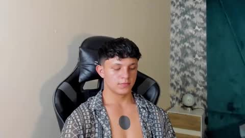 Snapshot of jamesgolden_ chatting on 02.28.25 jamesgolden_ online show from 02.28.25