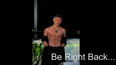 Snapshot of jamesgolden_ chatting on 03.10.25 jamesgolden_ online show from 03.10.25