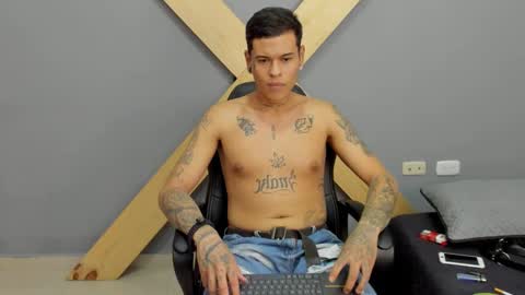 Snapshot of jamesinked_ chatting on 12.13.24 Jamesinked  online show from 12.13.24