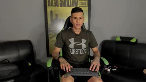 Snapshot of jamesinked_ chatting on 12.21.24 Jamesinked  online show from 12.21.24