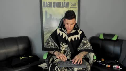 Snapshot of jamesinked_ chatting on 12.30.24 Jamesinked  online show from 12.30.24