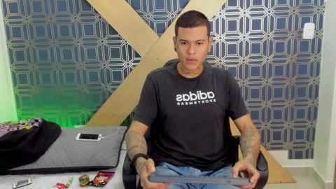 Snapshot of jamesinked_ chatting on 01.08.25 Jamesinked  online show from 01.08.25