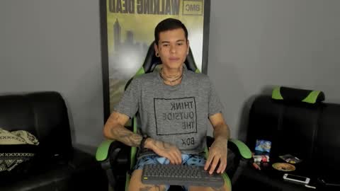 Snapshot of jamesinked_ chatting on 02.04.25 Jamesinked  online show from 02.04.25