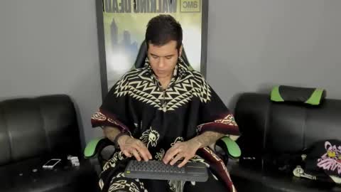 Snapshot of jamesinked_ chatting on 03.08.25 Jamesinked  online show from 03.08.25