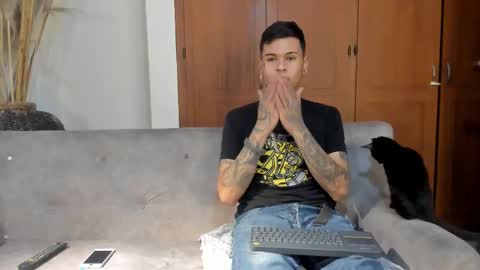 Jamesinked  online show from 11.08.25