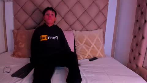 Snapshot of jamess_ford chatting on 01.18.25 jamess_ford online show from 01.18.25