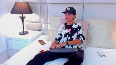 Snapshot of jamess_ford chatting on 01.25.25 jamess_ford online show from 01.25.25