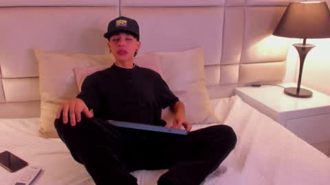 Snapshot of jamess_ford chatting on 01.28.25 jamess_ford online show from 01.28.25