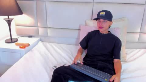 Snapshot of jamess_ford chatting on 01.28.25 jamess_ford online show from 01.28.25