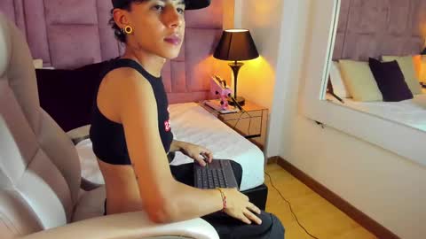 Snapshot of jamess_ford chatting on 02.11.25 jamess_ford online show from 02.11.25