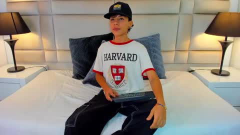 Snapshot of jamess_ford chatting on 02.19.25 jamess_ford online show from 02.19.25