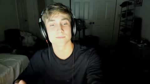 Snapshot of jamesterl chatting on 12.27.24 Jamesterl online show from 12.27.24