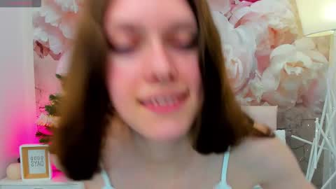 Snapshot of jane__brown chatting on 12.18.25 Jane online show from 12.18.25