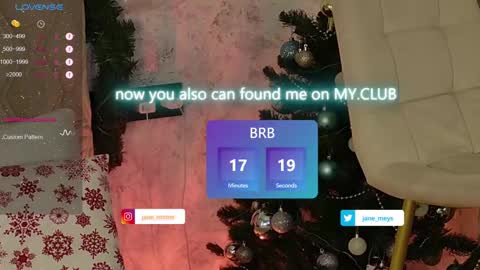 Snapshot of jane_meys chatting on 01.05.25 your kitty JANE roawww online show from 01.05.25