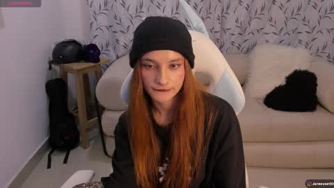 Snapshot of janee_lane chatting on 11.06.25 Jane online show from 11.06.25