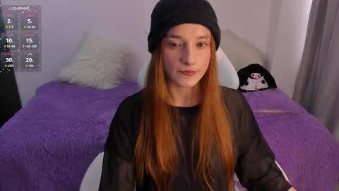 Snapshot of janee_lane chatting on 12.14.25 Jane online show from 12.14.25